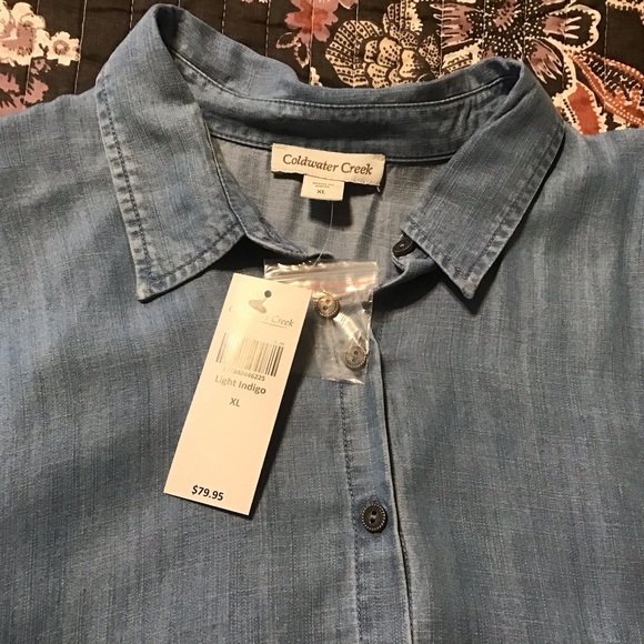 Woman’s Cropped shirt - Picture 5 of 7